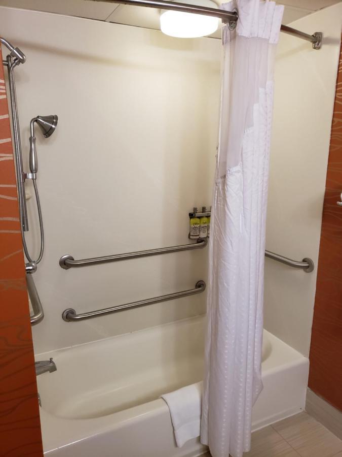 Holiday Inn Express Richmond-Brandermill-Hull Street By Ihg Экстерьер фото